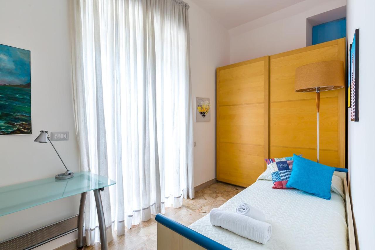 Rione Emanuele III - 4 Bedroom Apartment Napoli Ngoại thất bức ảnh