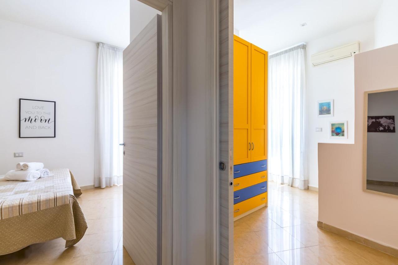 Rione Emanuele III - 4 Bedroom Apartment Napoli Ngoại thất bức ảnh