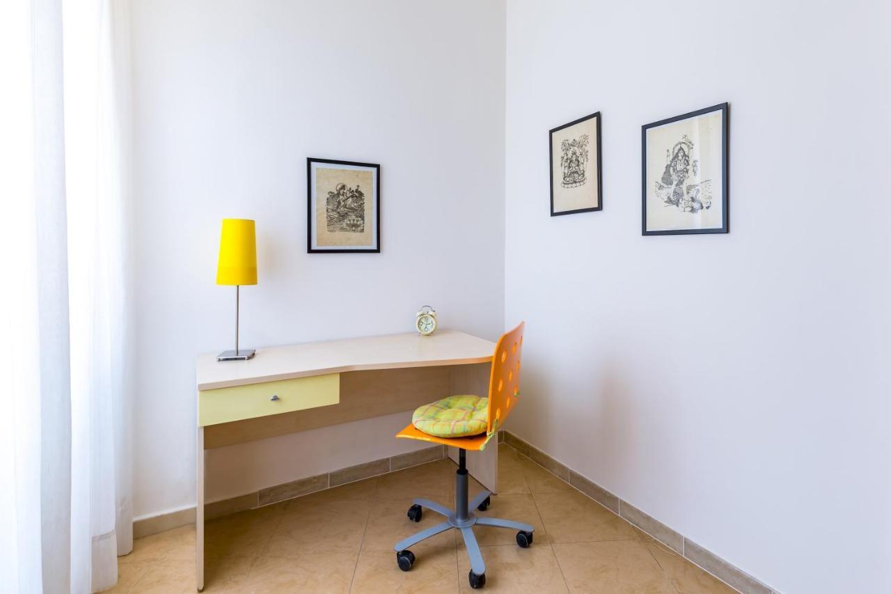 Rione Emanuele III - 4 Bedroom Apartment Napoli Ngoại thất bức ảnh