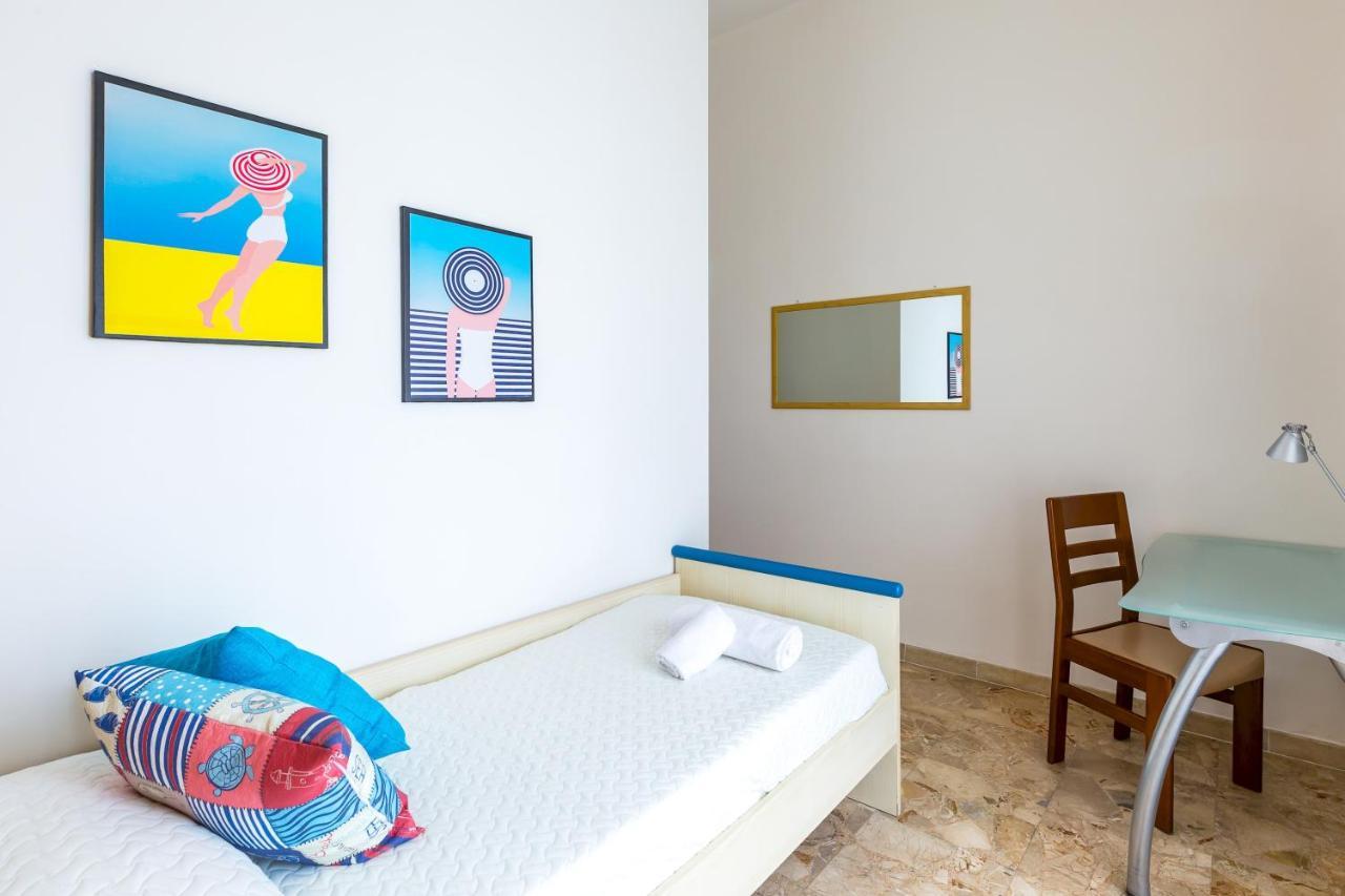 Rione Emanuele III - 4 Bedroom Apartment Napoli Ngoại thất bức ảnh