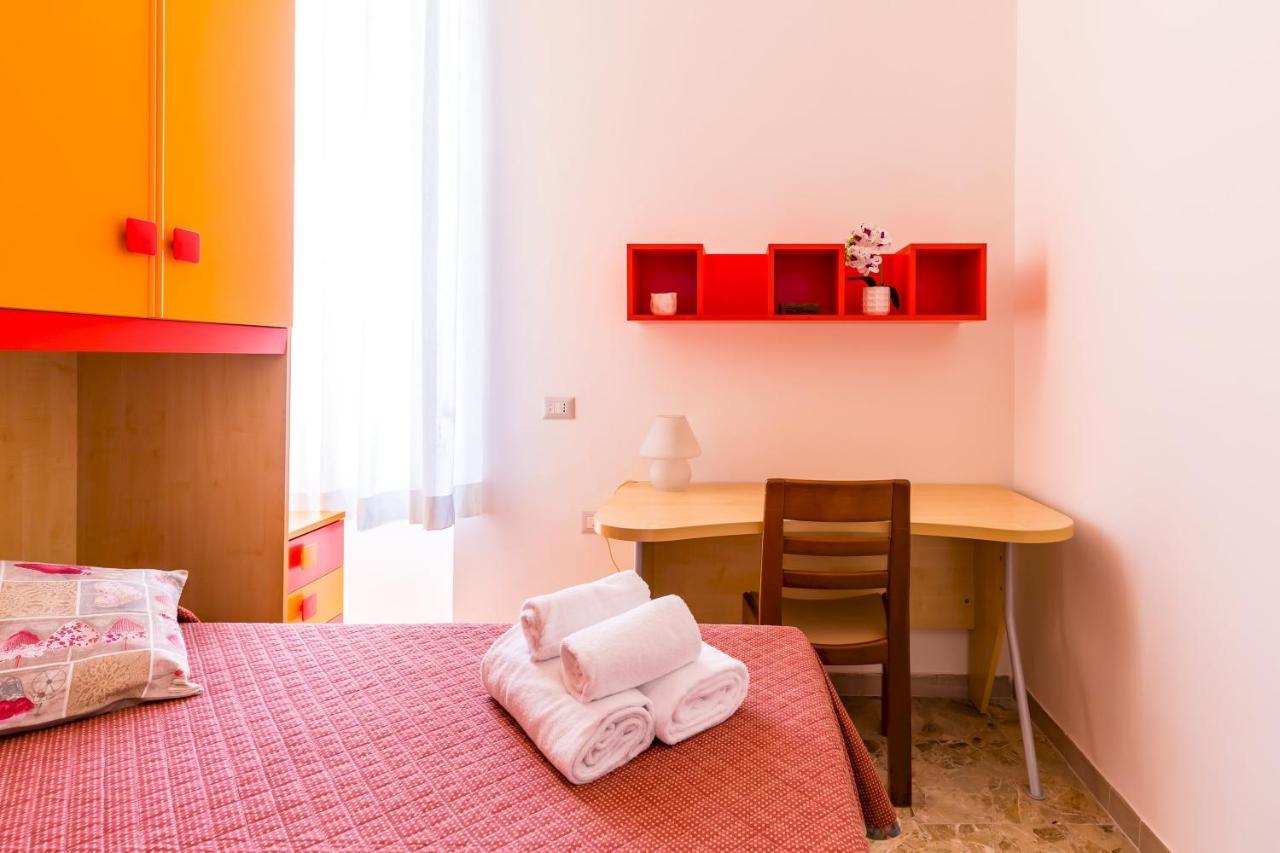 Rione Emanuele III - 4 Bedroom Apartment Napoli Ngoại thất bức ảnh