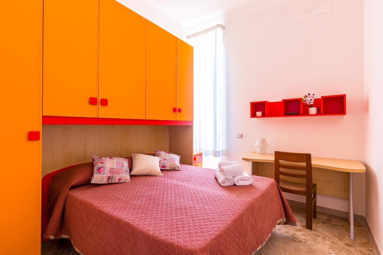 Rione Emanuele III - 4 Bedroom Apartment Napoli Ngoại thất bức ảnh