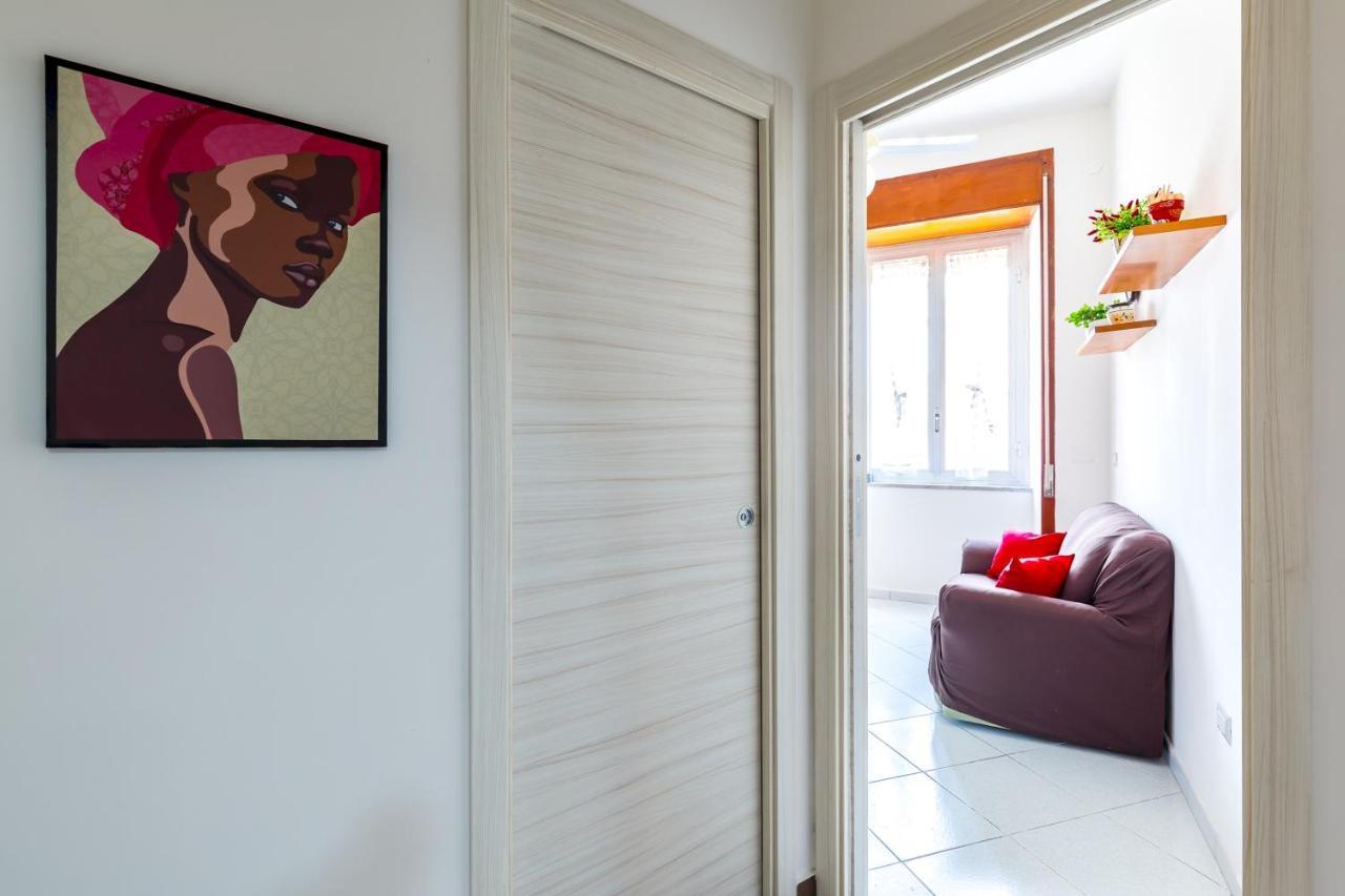 Rione Emanuele III - 4 Bedroom Apartment Napoli Ngoại thất bức ảnh