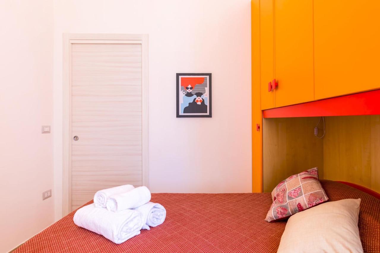 Rione Emanuele III - 4 Bedroom Apartment Napoli Ngoại thất bức ảnh