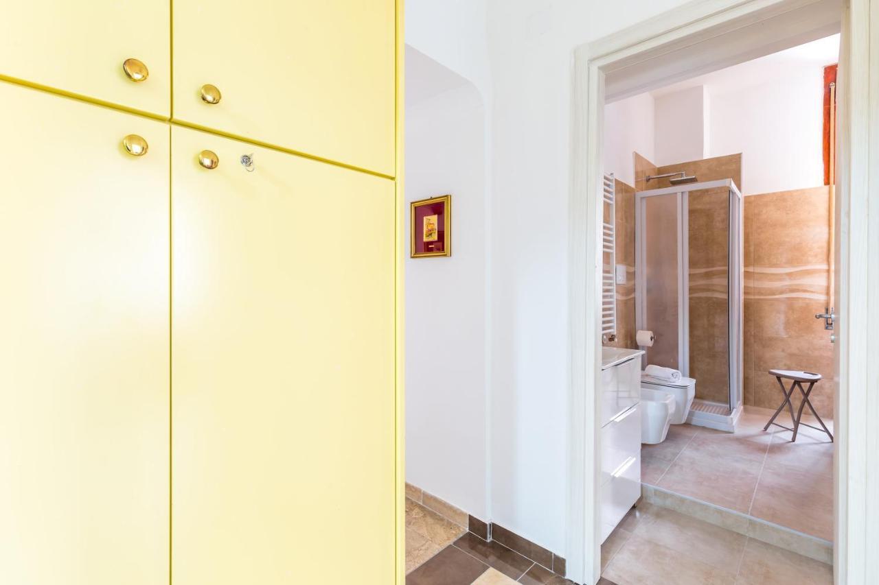 Rione Emanuele III - 4 Bedroom Apartment Napoli Ngoại thất bức ảnh