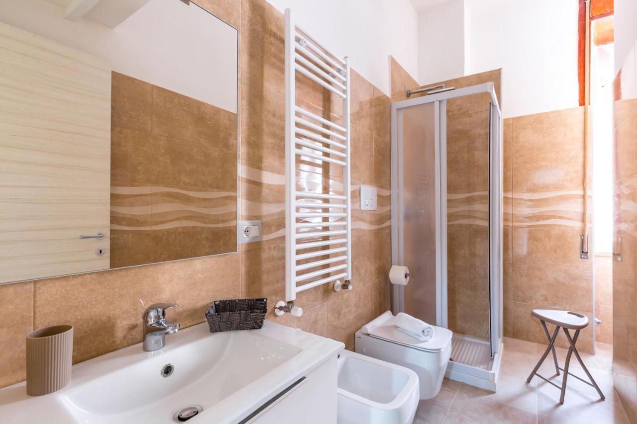 Rione Emanuele III - 4 Bedroom Apartment Napoli Ngoại thất bức ảnh
