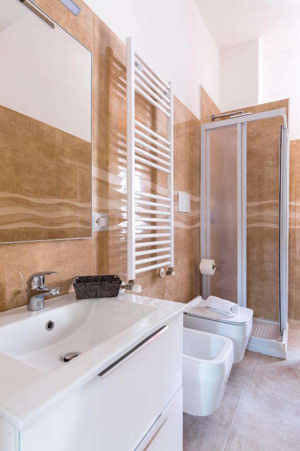 Rione Emanuele III - 4 Bedroom Apartment Napoli Ngoại thất bức ảnh